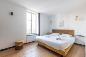 LB Vacation Rentals I Deluxe Studio Cannes Center - Marche Forville - 5 min Palais, Croisette & Plages